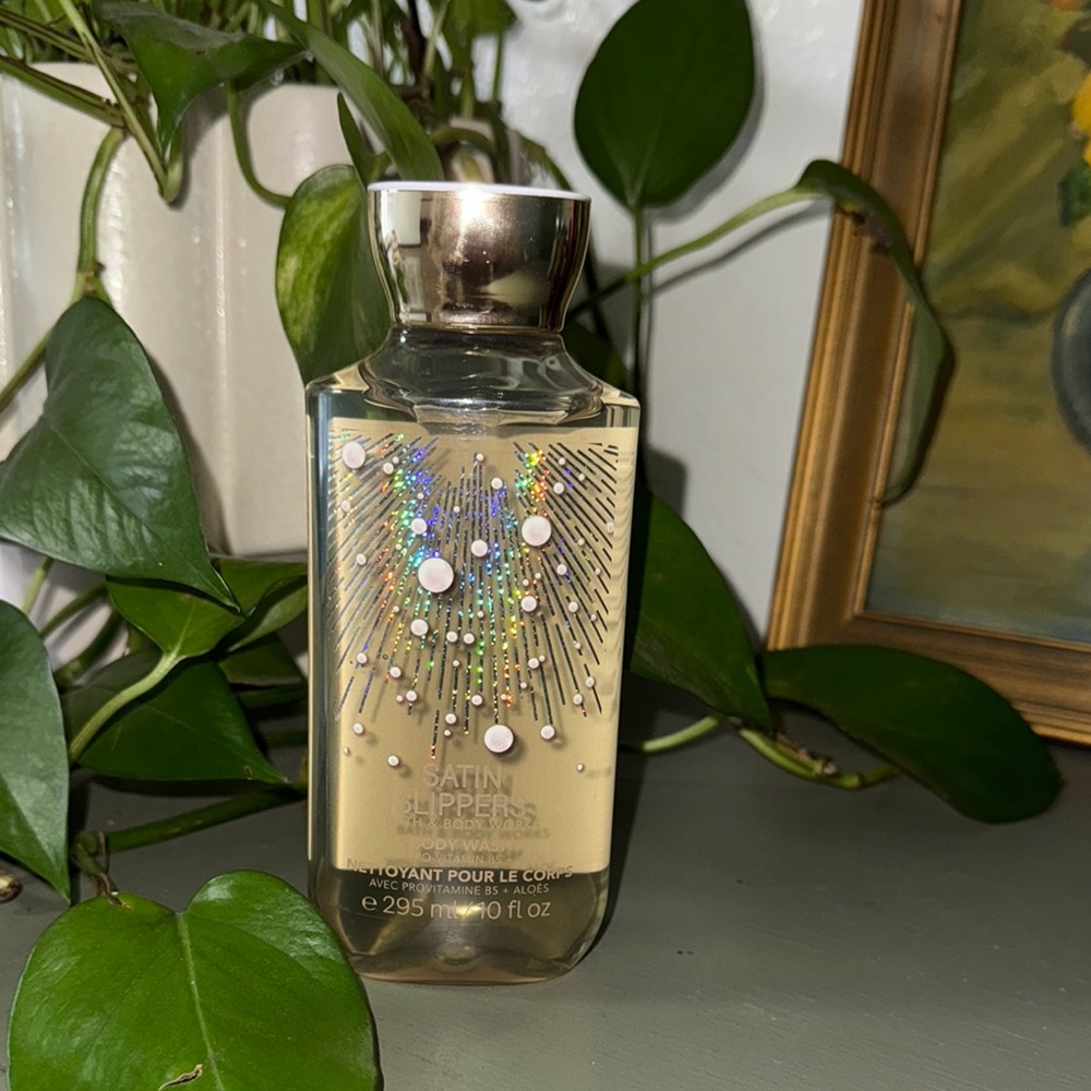 Gold satin slippers bath&body body wash